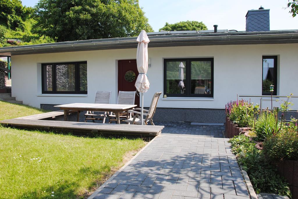 Ferienwohnung Direkt In Sassnitz Habitación foto